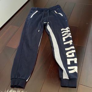 Comfy Tommy Hilfiger sweatpants. Classy and cute.